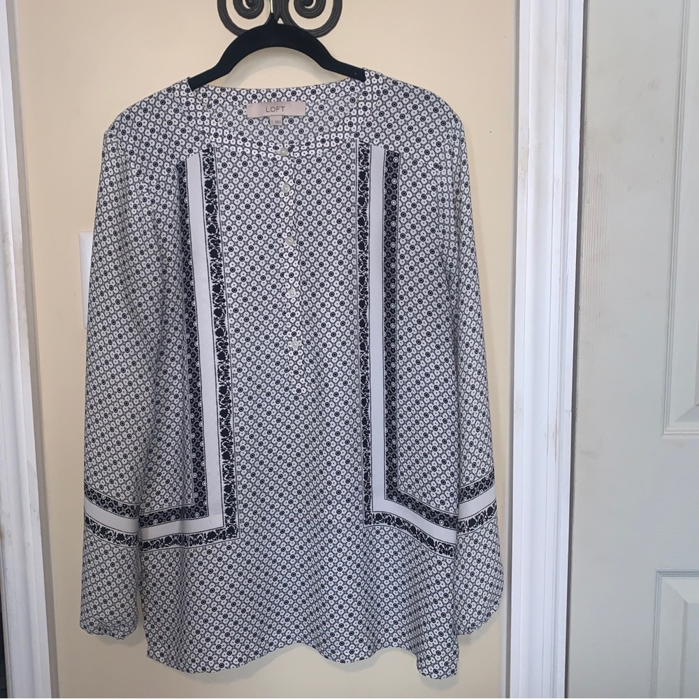 𝅺LOFT Black and White Floral Partial Button Tunic Women’s Puff Sleeve Size Small